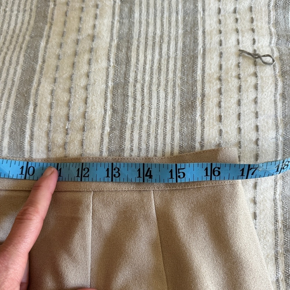 Custom made ladies 90s beige wool suit. Vintage - Picture 10 of 15